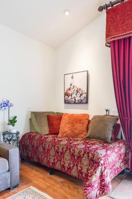Entire Second Flr - Santa Monica Luxury Roman Villa Лос Анджелис Екстериор снимка
