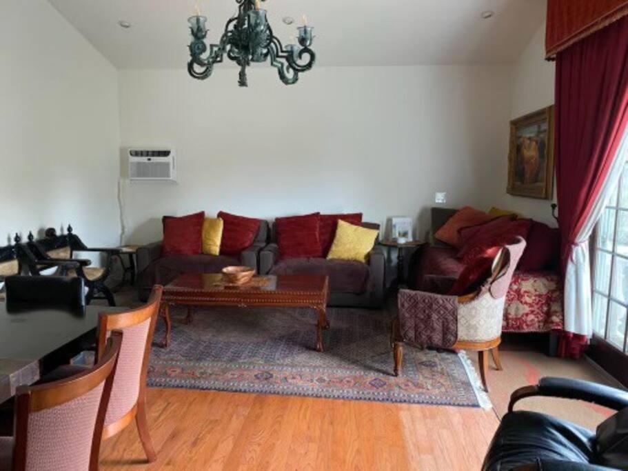 Entire Second Flr - Santa Monica Luxury Roman Villa Лос Анджелис Екстериор снимка