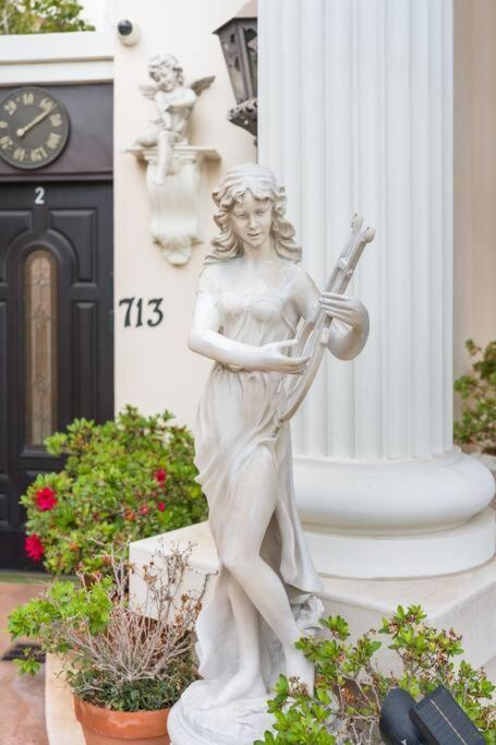 Entire Second Flr - Santa Monica Luxury Roman Villa Лос Анджелис Екстериор снимка