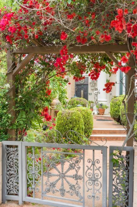 Entire Second Flr - Santa Monica Luxury Roman Villa Лос Анджелис Екстериор снимка