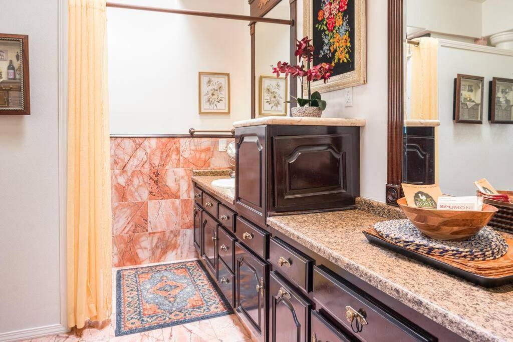 Entire Second Flr - Santa Monica Luxury Roman Villa Лос Анджелис Екстериор снимка
