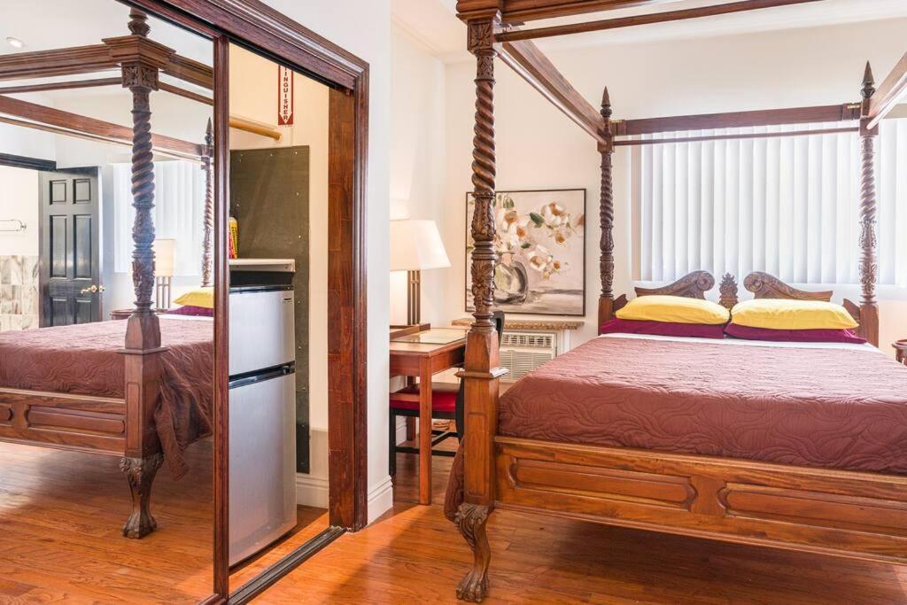 Entire Second Flr - Santa Monica Luxury Roman Villa Лос Анджелис Екстериор снимка