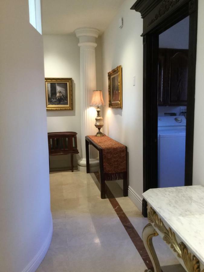 Entire Second Flr - Santa Monica Luxury Roman Villa Лос Анджелис Екстериор снимка